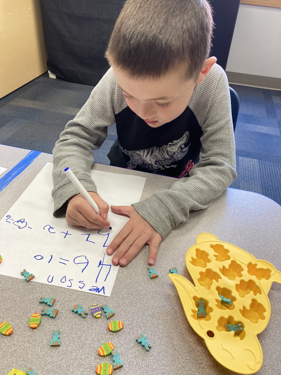 MrsBruggeman379's tweet photo. Making 10 with π°
#usd379 #lincoln379 #happyclassrooms #iteachkinder #iteachkindergarten #kansasteacher #making10 https://t.co/0GkLo9Dg8Y