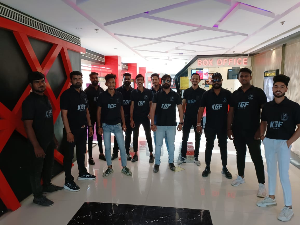 P_u_shh's tweet photo. Most Awaited Movie Of The Year #KGF is On Fire 🔥...Fever Of Rocky Bhai Begains In Gayatri cinemas Ratlam (M.P) @hombalefilms @TheNameIsYash #KGFChpater2 @AAFilmsIndia #KGF2InCinemas https://t.co/drJpSIfTvZ