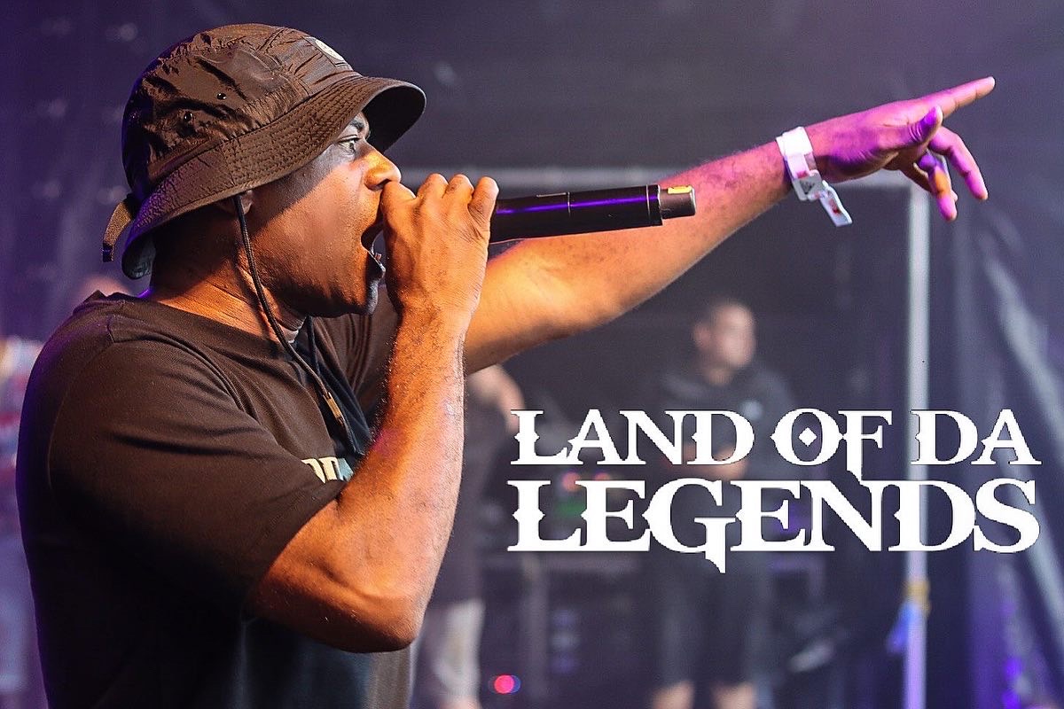 Shoobsonline's tweet photo. Easter!🐰 Birthday!🎂 Mini indoor festival!🎉 You don't want to miss Land Of Da Legends 10th &amp; PSG 50th Birthday!

This epic event brings you two full rooms of artists including @DJSpoony, @OfficialDJNG, and @Oxide_Neutrino🤩🔥

🎟️https://t.co/CULQ5hVHie https://t.co/380QdnQgfb