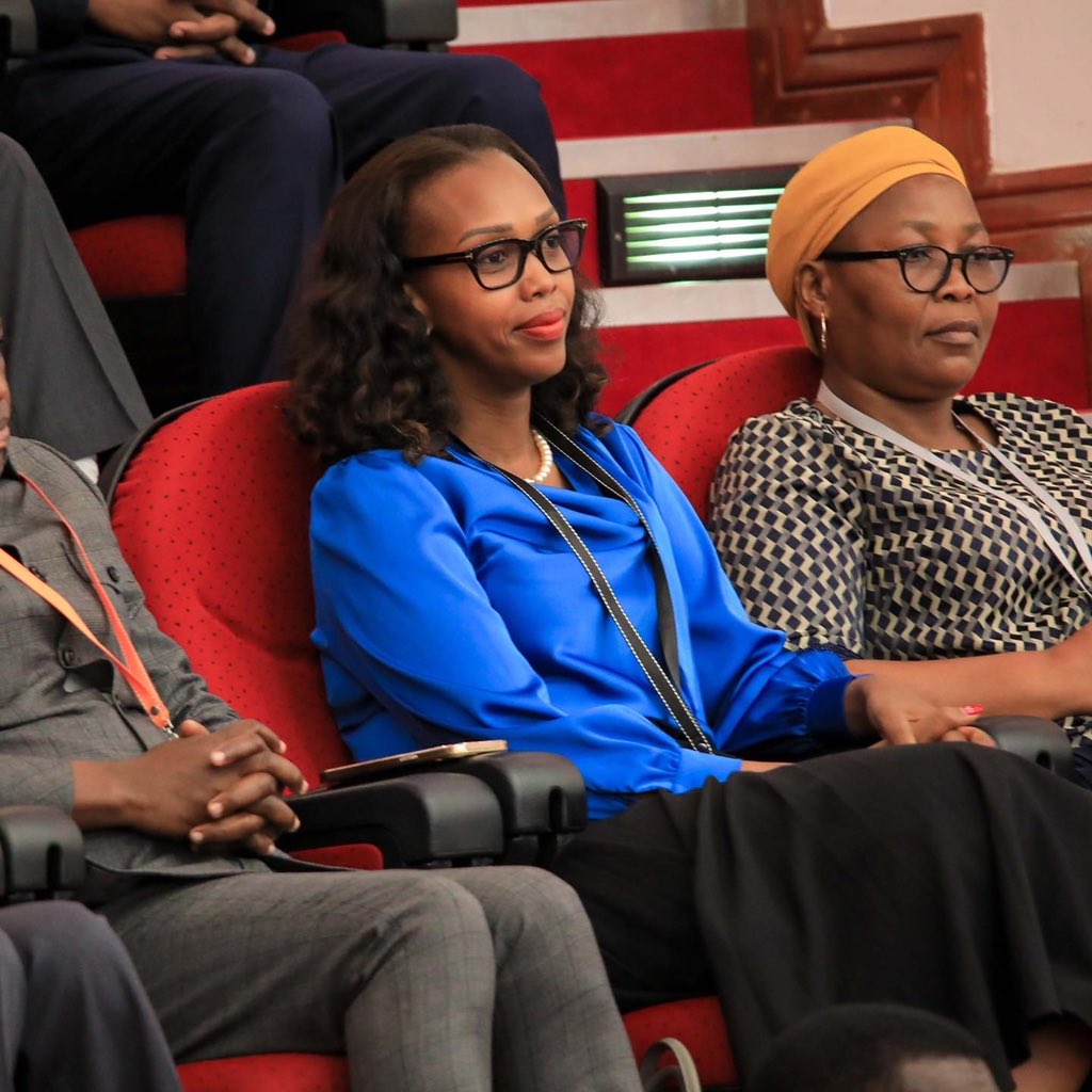 JenniferBash's tweet photo. Bungeni leo tukifatilia hotuba ya Waziri wa Nchi, ofisi ya Rais-Tawala za Mikoa na Serekali za Mitaa (OR-TAMISEMI), akiwasilisha makadirio ya mapato na matumizi kwa mwaka wa fedha 2022/23. https://t.co/Ihry5AhNeZ