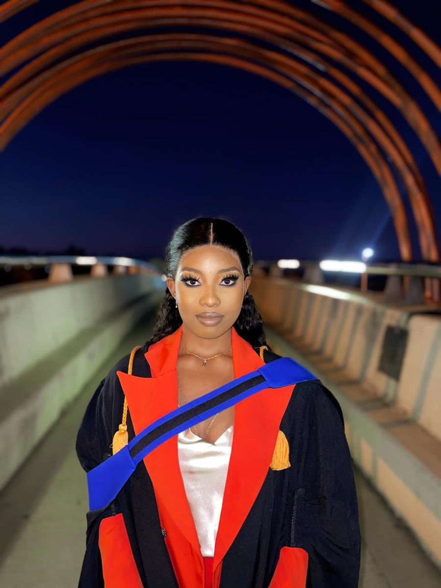 NanndiiM's tweet photo. A Bachelor of Commerce in Accounting Graduate 🎓🧡💫 https://t.co/lDWz0FhILh