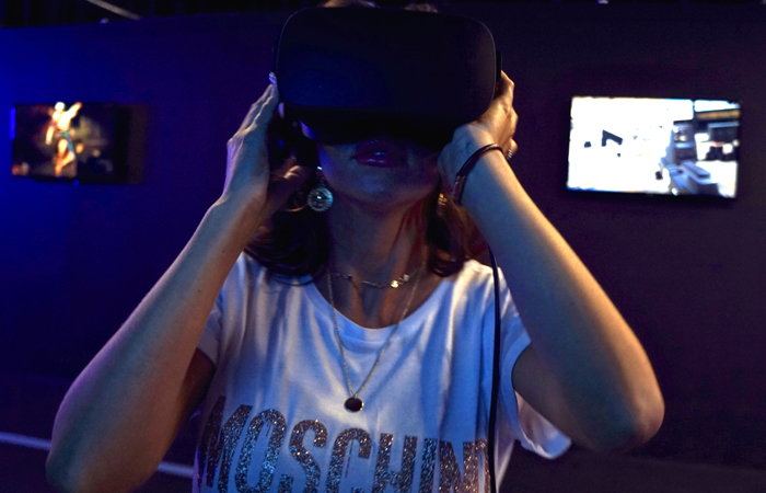 Navrtar's tweet photo. A virtual reality experience in London awaits you
https://t.co/v7TX2qLOU7 https://t.co/VJoHYtf49N