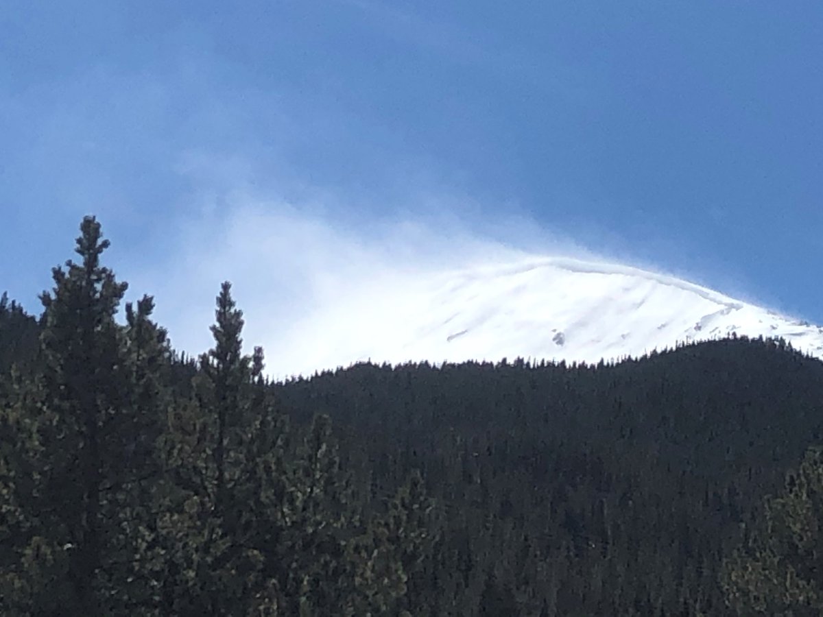 COAvalancheInfo's tweet photo. #CAICFrontRange CON(3of5) Dangerous conditions exist where winds drifted snow into thick slabs Avoid steep slopes where you find more than 8 inches of new/recently drifted snow. The load may be enough to wake up the weak layer on northerly-facing slopes https://t.co/mHFwzEYUYZ https://t.co/78wpZY4Bmi
