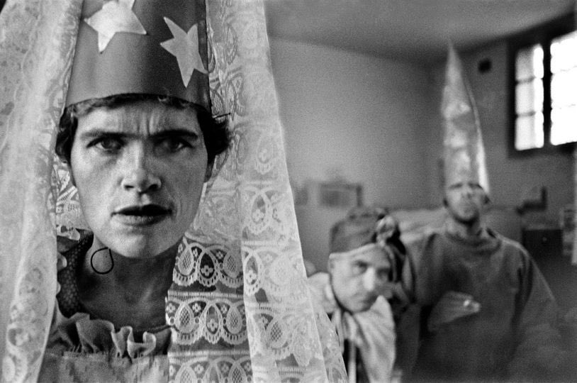 soysauuce's tweet photo. +++++ Letizia Battaglia

Decir que fotografió a la mafia es decir muy poco sobre su obra. https://t.co/irAu5wtOwq