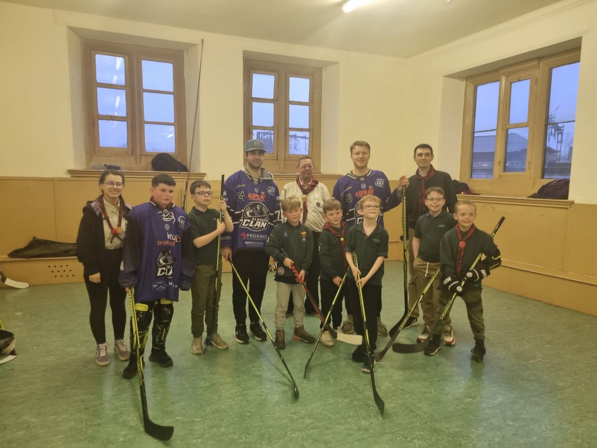 ClanIHC's tweet photo. 🏒 | Our #️⃣4⃣1⃣ @harryferguson4 and #⃣7⃣4⃣ @ColtonWaltz visited St Mirin's Cubs in Paisley on Tuesday as part of our Clan in the Community project! 💜

We hope the kids enjoyed coming along to watch the team play last night and secured a huge win! 👏 https://t.co/0aKSHvolAC