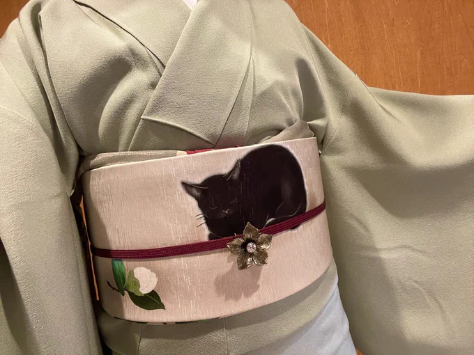 明日は十二単の着付け師試験です。
ねむり猫帯で挑んできます🐈‍⬛ニャーン 