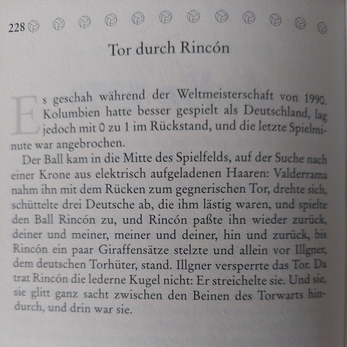 Gestern verstarb die kolumbianische Fußballlegende Freddy Rincón nach einem Autounfall. Denn besten Nachruf hat bereits 1995 der uruguayische Autor Eduardo Galeano in seinem Buch „El futbol a sol y sombra“ verfasst. Galeano starb 2015 übrigens ebenfalls an einem 13. April.