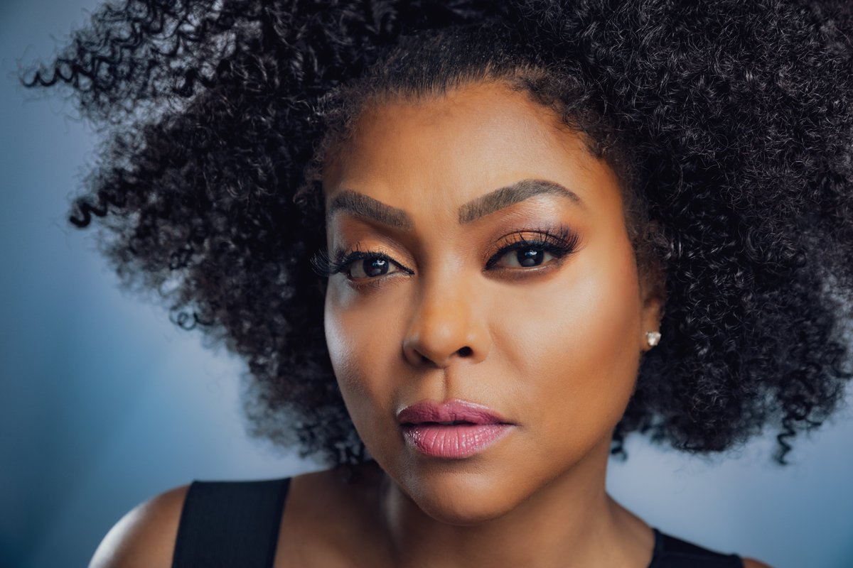 HowardU's tweet photo. We are proud to welcome alumna @tarajiphenson as the 2022 commencement orator! A 1995 graduate of the now Chadwick A. Boseman College of Fine Arts Henson says she is honored and humbled to address the class of 2022.  

📰 | https://t.co/DaJfygVYwo https://t.co/Q9iPl9SRPV