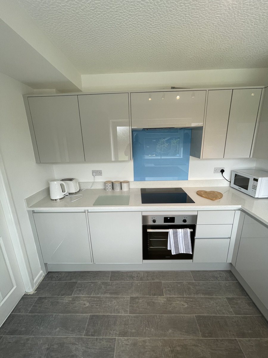 kitchenfitter's tweet photo. Before and after pics from a recent installation ,kitchen supplied by WREN https://t.co/rF5LcFfcpd