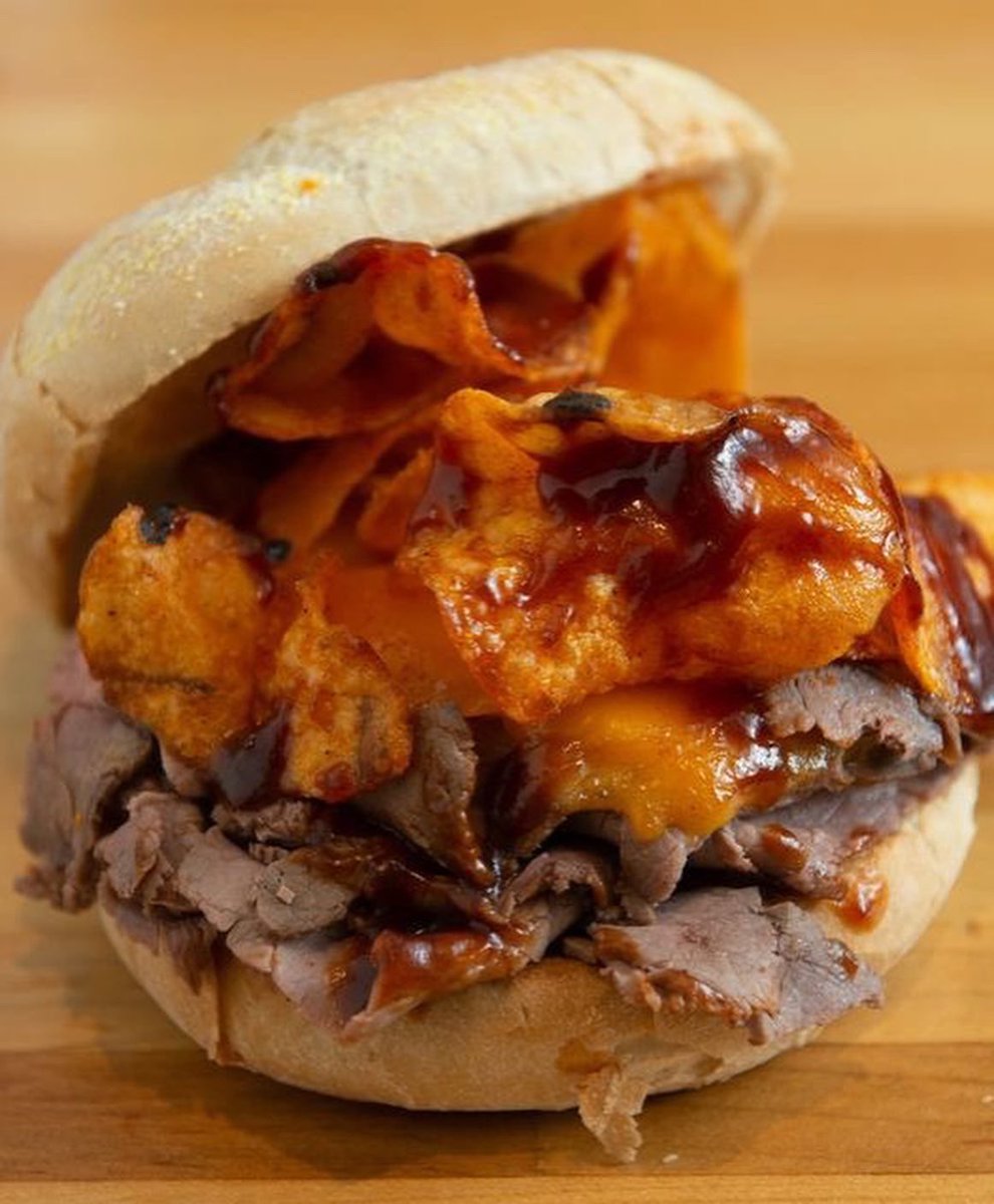 Michaels_Deli's tweet photo. Today’s a great day to throw chips into the middle of your sandwich!Try our Sloppy Roast Beef stuffed with #BBQ @realdirtychips #delicatessen #bestofboston #familybusiness #eatlocal #stuffed #crunchified #roastbeef #cheddar #getsome #forkyeah #foodporn #eaterboston #bostonfoodies https://t.co/q0L4lAZpzZ