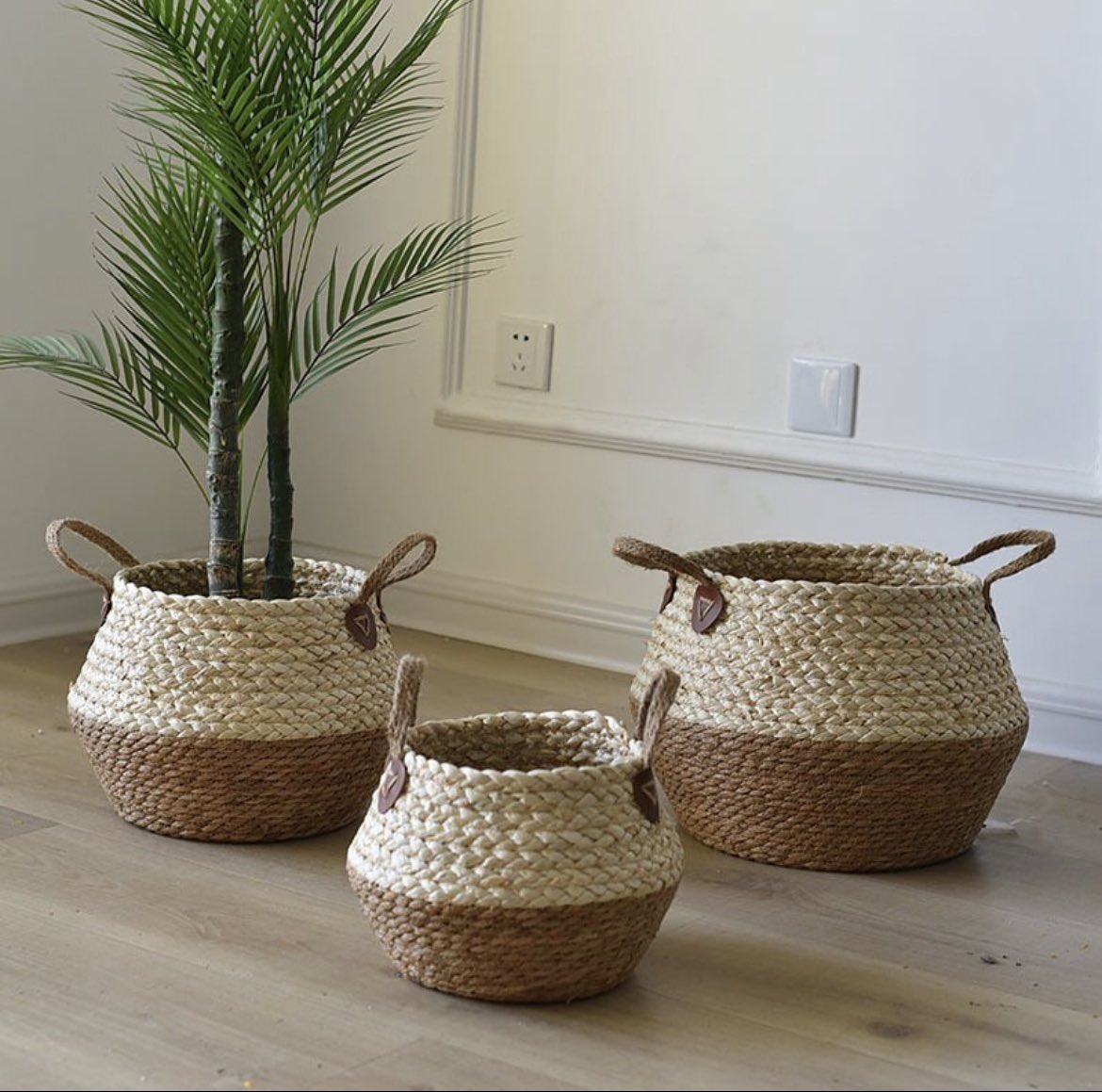 Tiwarewa_NG's tweet photo. CLEARANCE SALES!!!

Small is available in white and grey
Large is available in Chocolate Brown

Féwa Woven baskets made with both raffia and wool.
They can also be used as storage basket

Small
Was 5500NGN now 4500NGN

Large 
Was  8500NGN now 6500 NGN https://t.co/g7LPlyoVoi