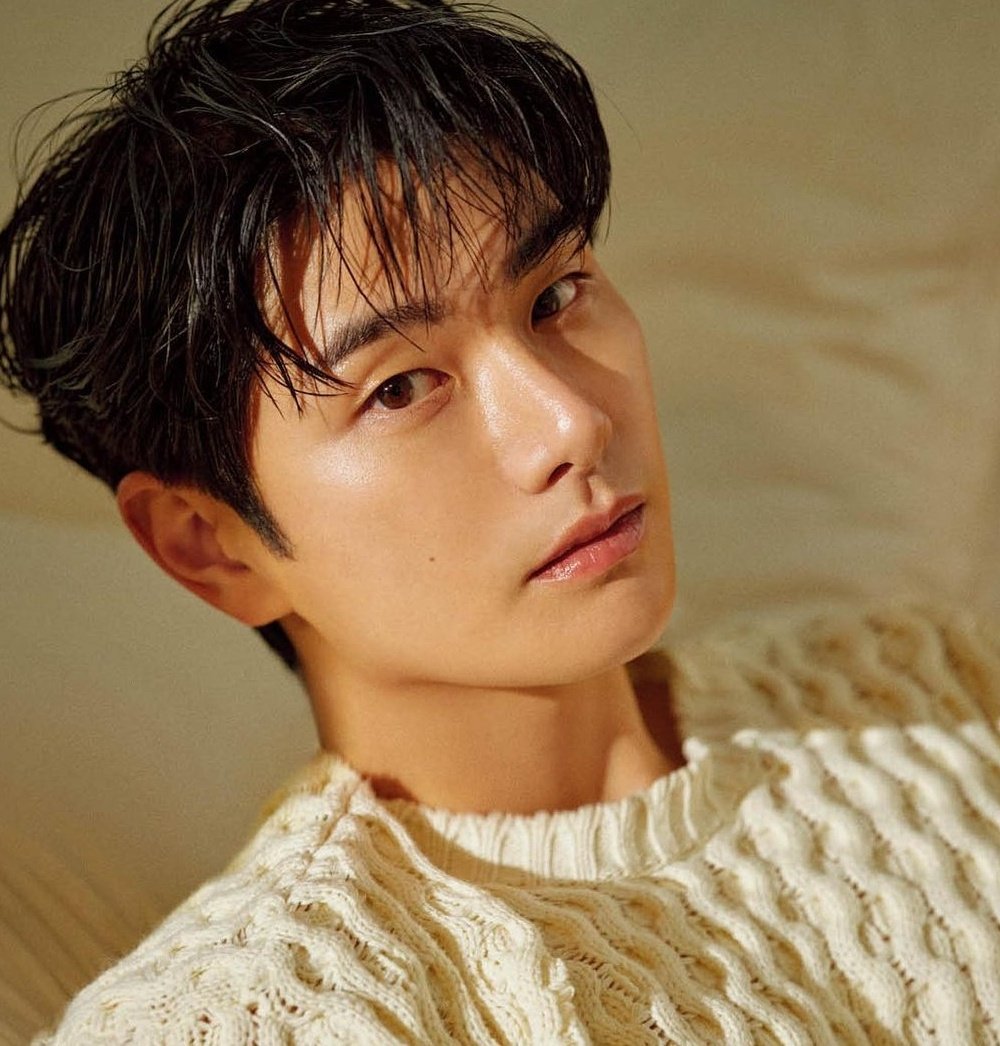 younastan's tweet photo. 220414 <Article> Park Youna is confirmed to star in upcoming drama ' It's You out of Nowhere' along with Jung Yong Hwa, Hong Seung Hee, and Lee Yi Kyung. 
https://t.co/lvEKZ81A9e
#밑도끝도없이너다 #박유나 
#PARKYOONA #PARKYOUNA https://t.co/KCUVCo59gf