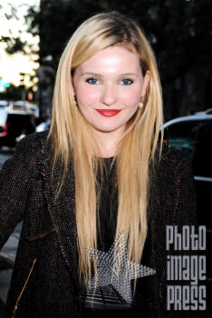 Happy Birthday Wishes to this beautifully talented lady the lovely Abigail Breslin!               