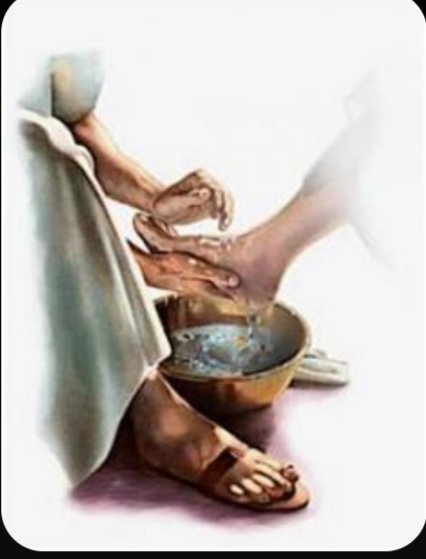 ChiliTheresa's tweet photo. Your Lord and teacher,
have washed your feet 👣
you also ought to wash
one another's feet. 💦
For I have given you an example that you should do as i have done to you.
#MaundayThursday #HolyThursday
#washingofthefeet #meatlessthursday https://t.co/BjchClwSTZ