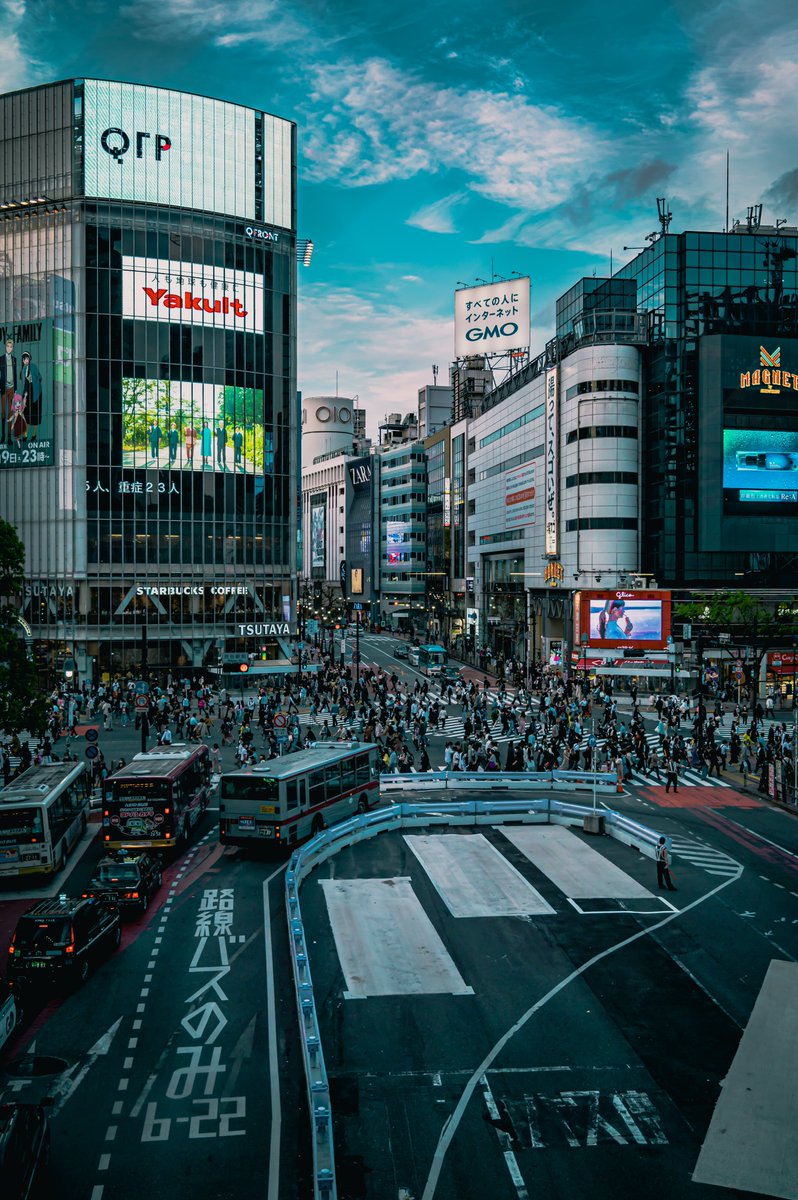 e_tk77's tweet photo. 渋谷 スクランブル交差点
#写真好きな人と繋がりたい #カメラ好きな人と繋がりたい #tokyocameraclub #photography #streetphotography https://t.co/hTJLR389Qc