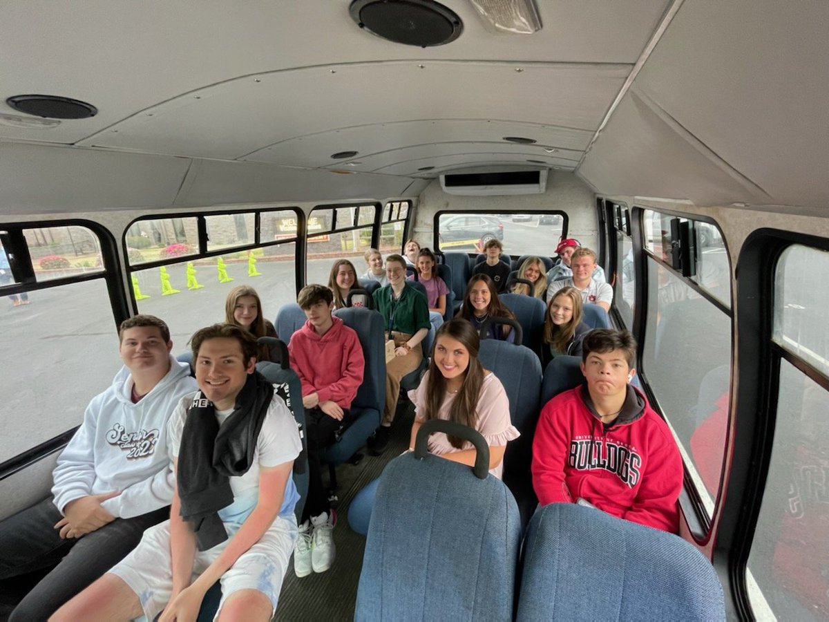 PraiseAcademyGA's tweet image. The 2022 Seniors on their last college field trip of the year. They're heading to Georgia Highlands (Cartersville). 

#classof2022 
#collegevisits
#anotherlast 
#praiseacademy