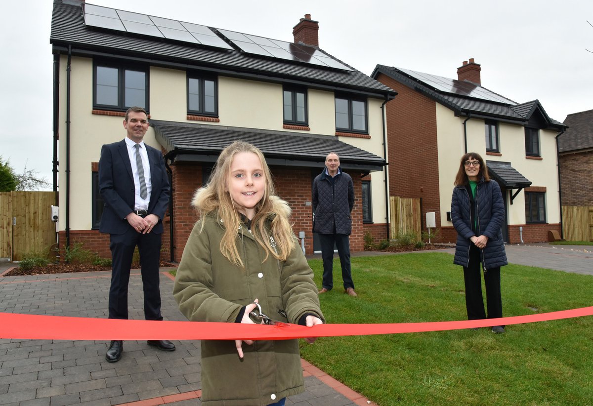 A scheme to deliver #newhomes in a Shropshire village has been completed, with #contractor, SJ Roberts Construction Ltd, handing over the site to Homes Plus, a leading provider of #affordablehousing in Shropshire and Staffordshire. labmonline.co.uk/news/new-homes… @HousingPlusGrp