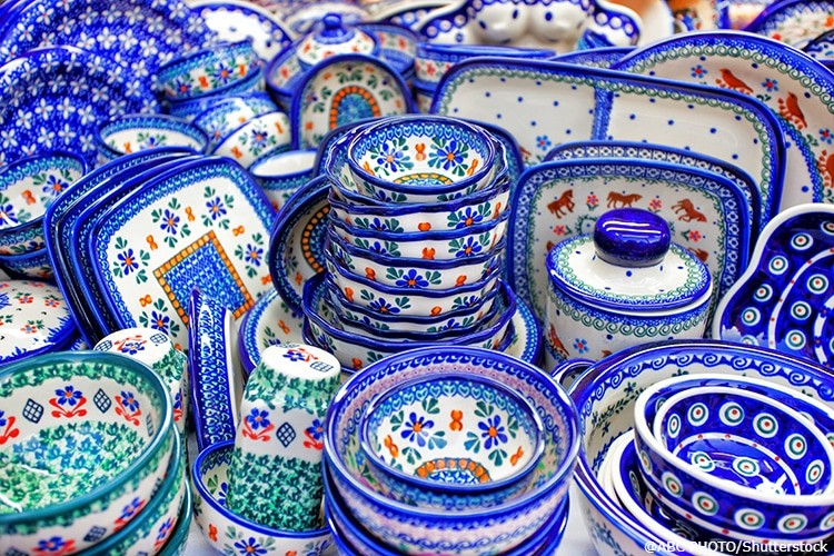 The #EuropeanCommission proposed its first-ever framework to protect the #IP rights of craft/industrial products relying on the originality and authenticity of traditional practices ( #Muranoglass, #Donegaltweed, #PorcelainedeLimoges, #Solingencutlery, #Boleslawiecpottery)