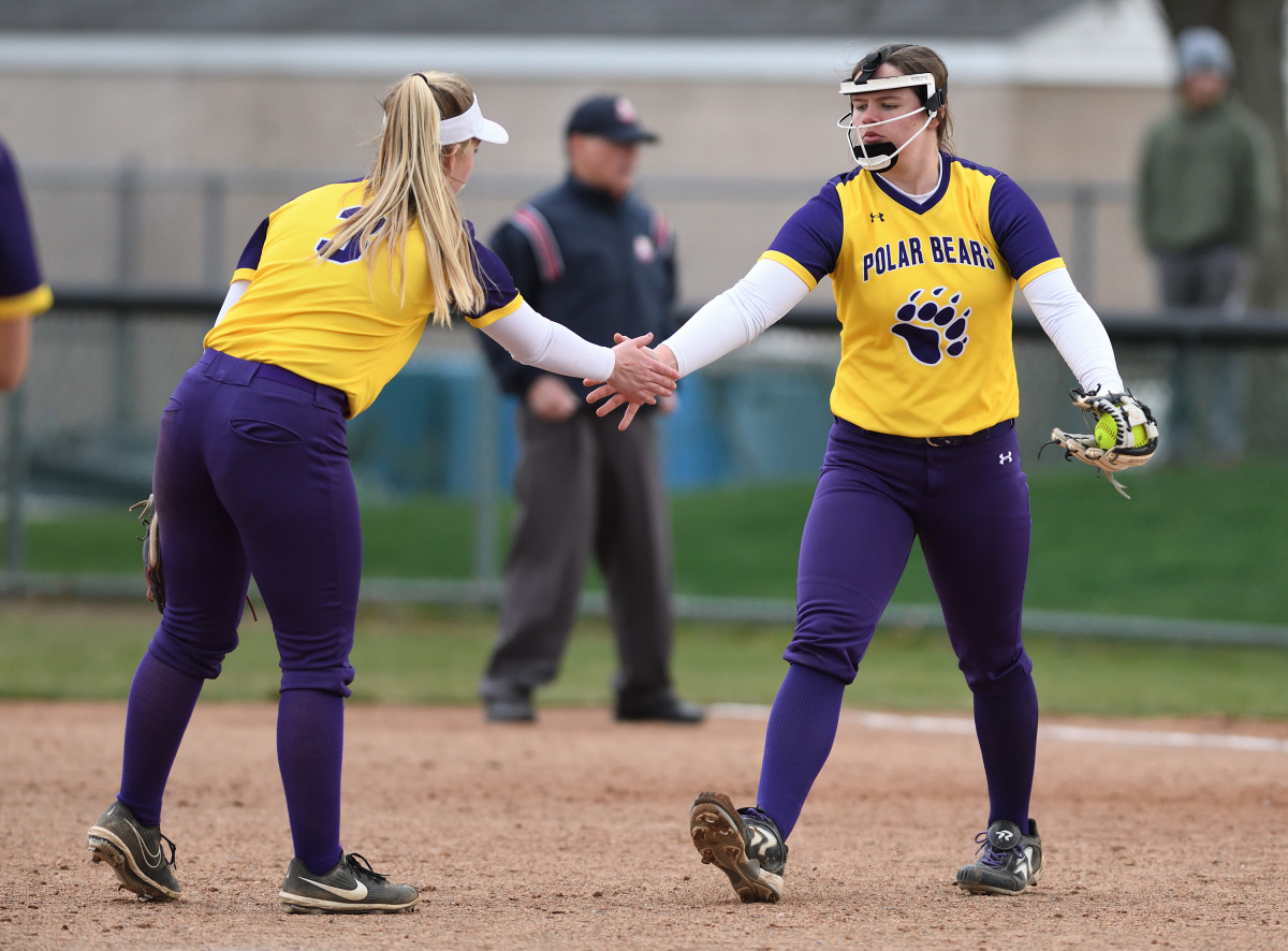 Vote now: Who is the top second baseman in Ohio high school softball? news.scorebooklive.com/ohio/2022/04/1…