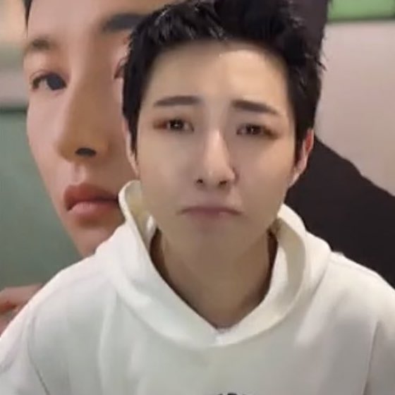 hrjist's tweet photo. renjun’s 🥺-ing https://t.co/cXBcSLJv8f