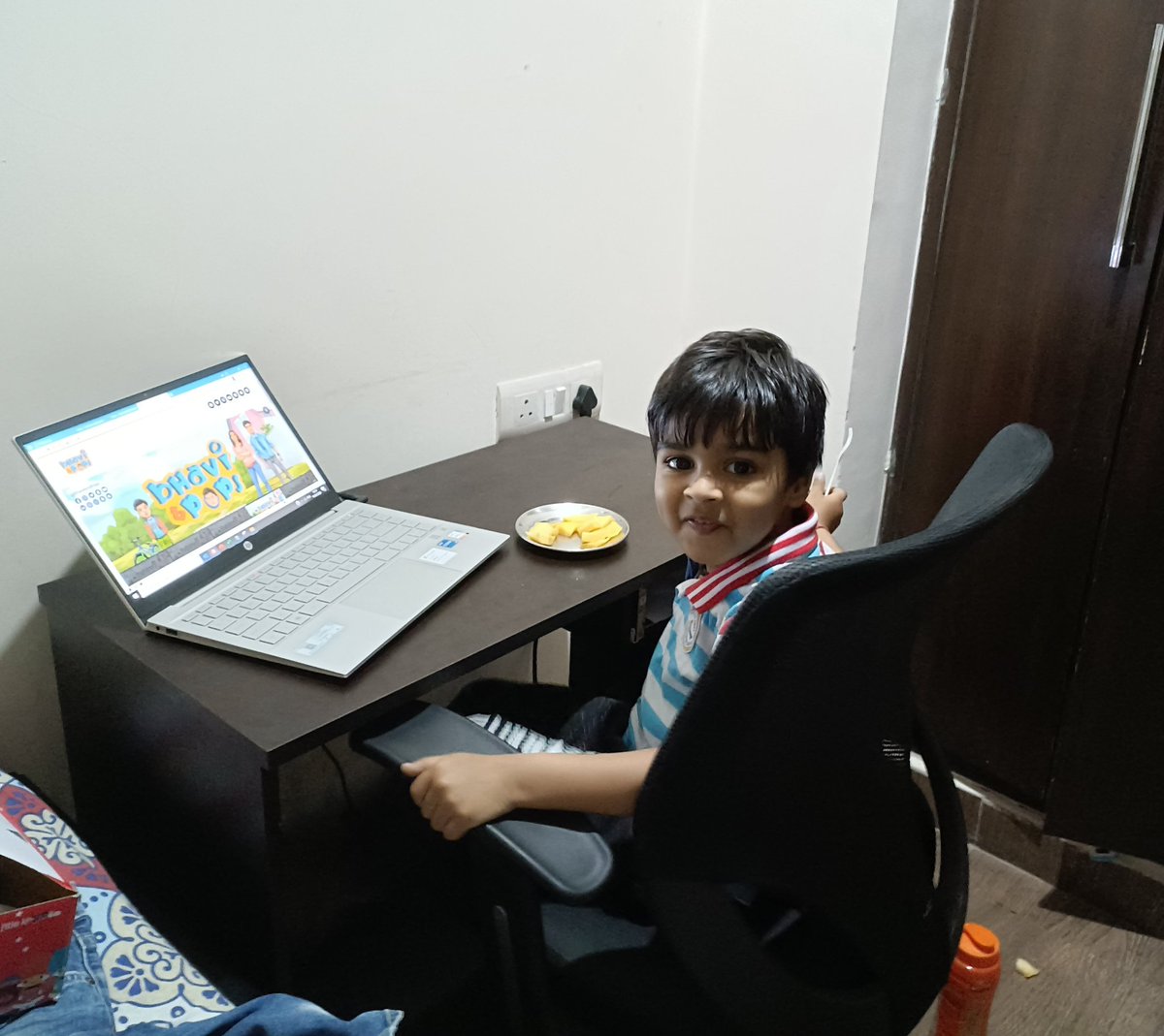 bksheoran's tweet photo. Boss in for the monthly review. Scared! Please follow @BhaviAndPops and make me look good 😊 https://t.co/w5oNi9sStV