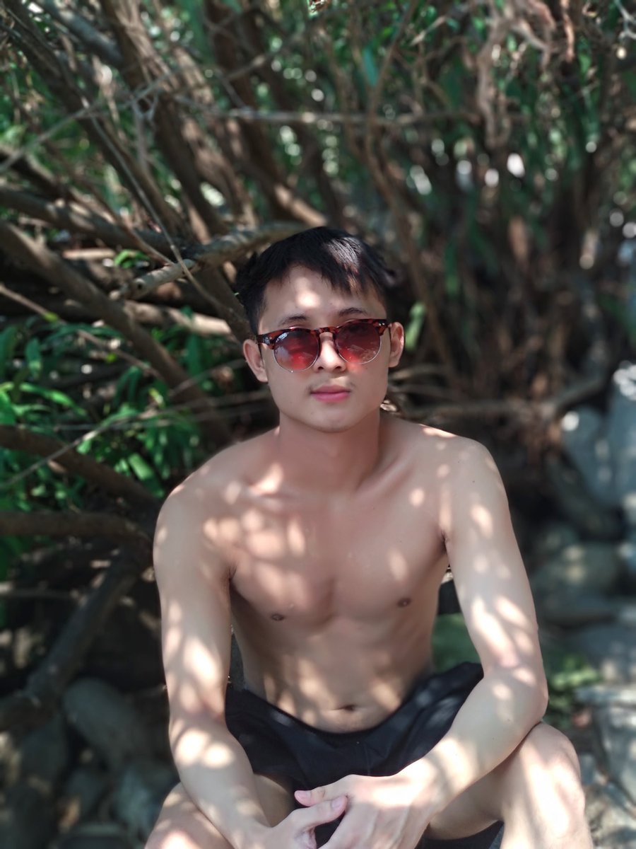 HtooSawwin's tweet photo. Holiday🌿🌿🌺🌺 https://t.co/hLGyc5jA1g