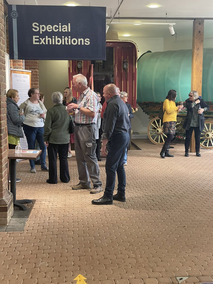 StockwoodDC's tweet photo. Today we’re hosting the launch event for The Lace Trees, designed by @ChoiShineArch and beautifully constructed by a team of Lutonian volunteers @MuseumMakers #lacetrees https://t.co/fEBvhjsWDi