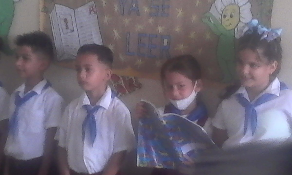 Leer es estar preparado para la vida. Los educandos de 1er grado disdrutando por su exito Ya se leer. #CubaLaMejor #ManatíAdelante