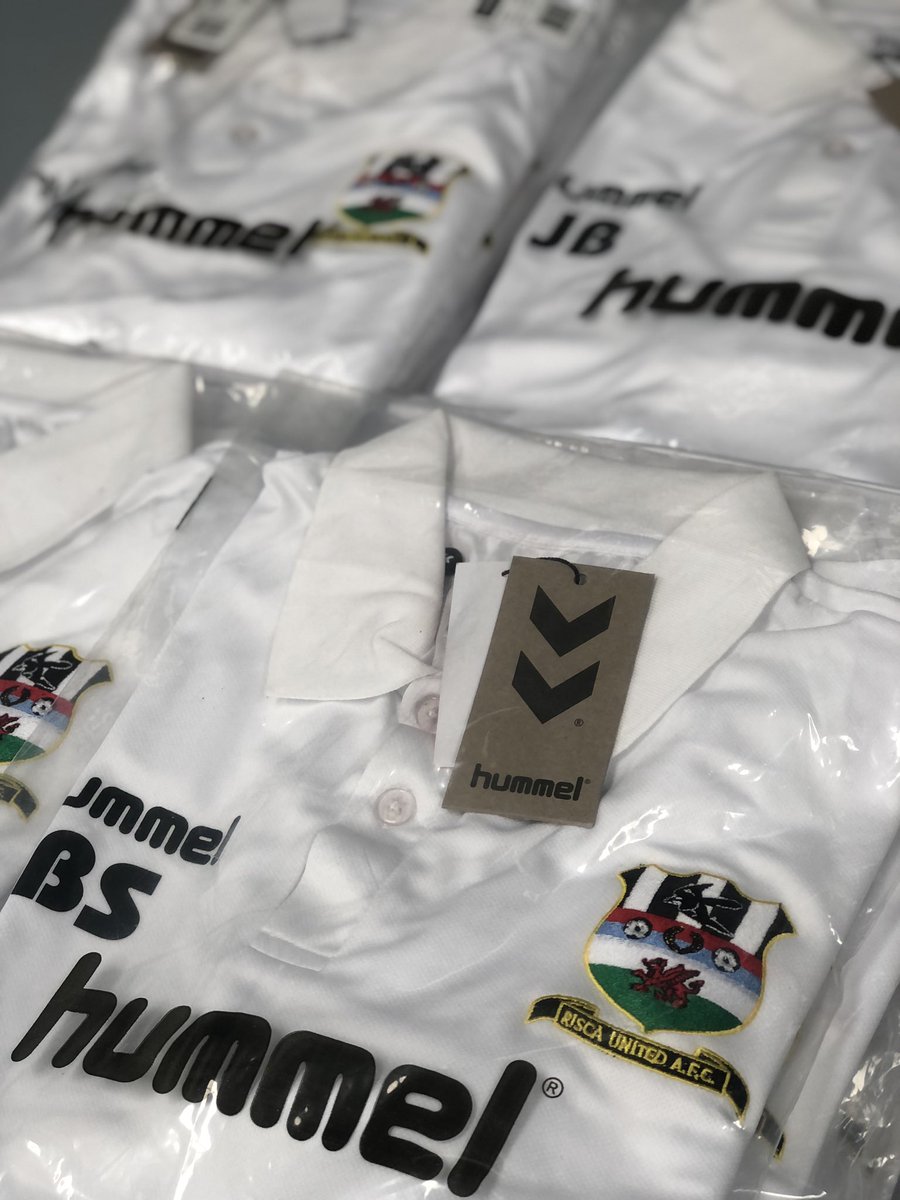 TEAMWEARUK's tweet image. #hunmelfootball polo shirts for @RiscaAcademy U15s ready for their academy play off match on Sunday, good luck boys.  ⚫️⚪️