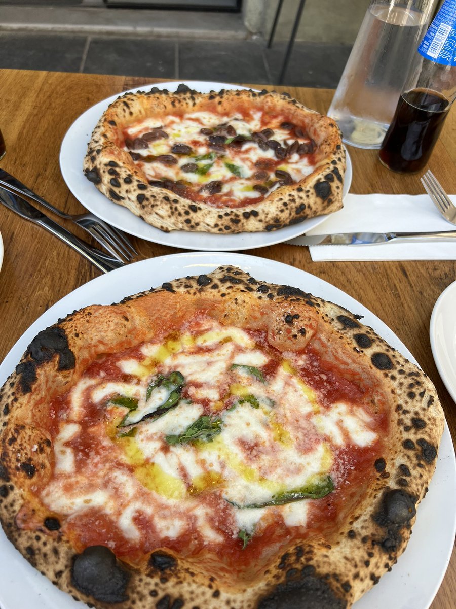 OFingerer's tweet image. לקחתי את הילדים למדע-טק לתערוכת דינוזאורים מטורפת ועל הדרך בדקנו את נאופוליטן ש@yosit הילל. פיצה וואו💚        12 שנה אני בתל אביב אבל עדיין טוען בתוקף-הכדורגל, הים ואוכל הרחוב (פיצות, חומוס, שוואמרה ועוד) בחיפה הם בLevel אחר🍺