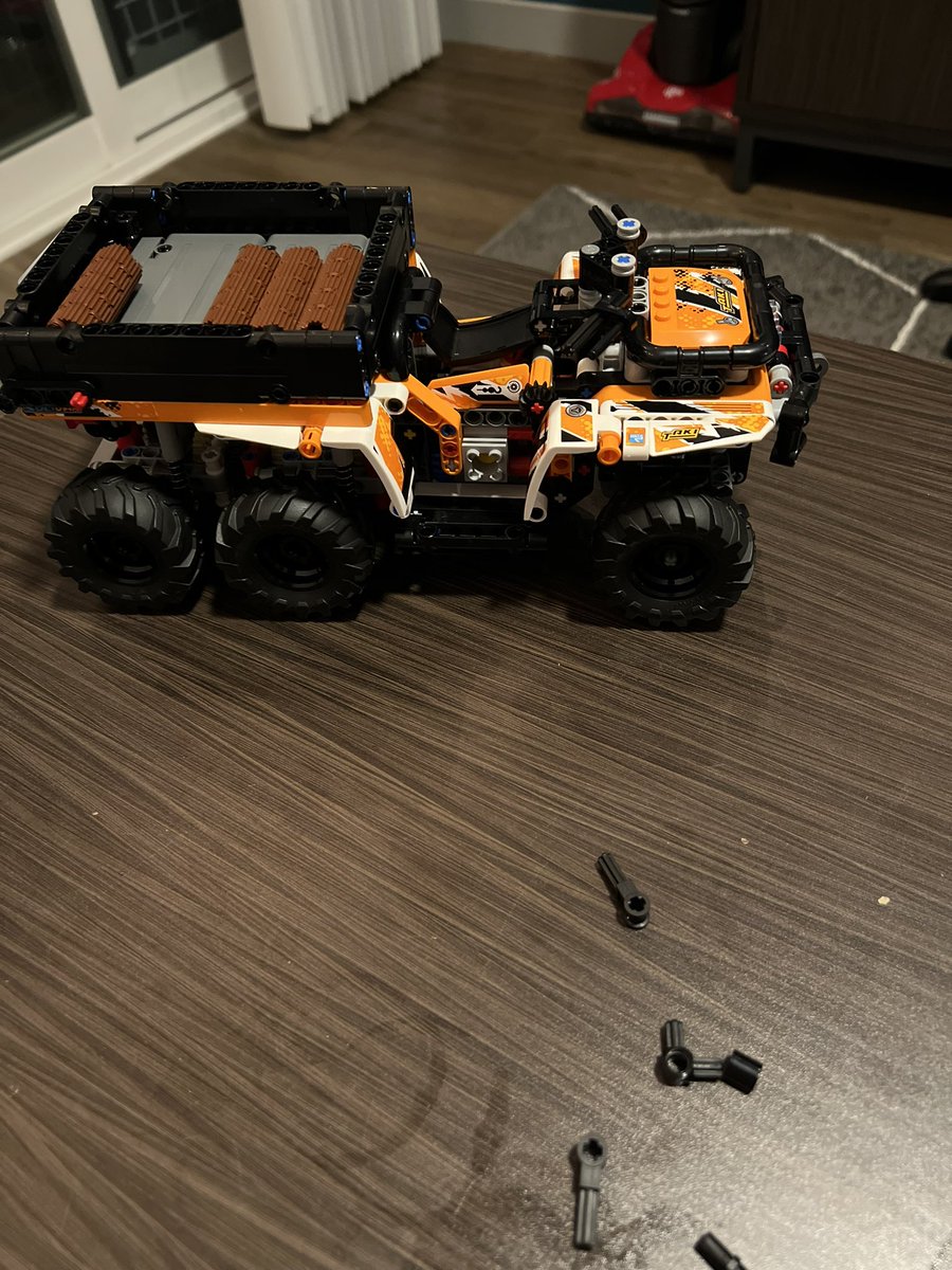 susbots's tweet photo. You ever just wake up from a black out and have a fully build Lego? Cuz same. #susbots #NFT #Crypto https://t.co/QnFdAlZRfb
