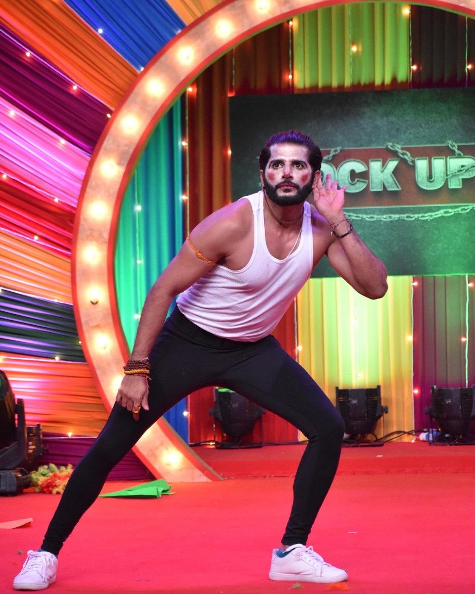 mcreationsbolly's tweet photo. An actor par excellence! 
Catch the exclusive performance of #KaranVirBohra on tonight's episode of the unique #realityshow #LockUppGame streaming only on @altbalaji &amp; @MXPlayer.
@KVBohra #teamkvb #kvb #herokvb   #LockUppLeaks https://t.co/z72zYIICFU