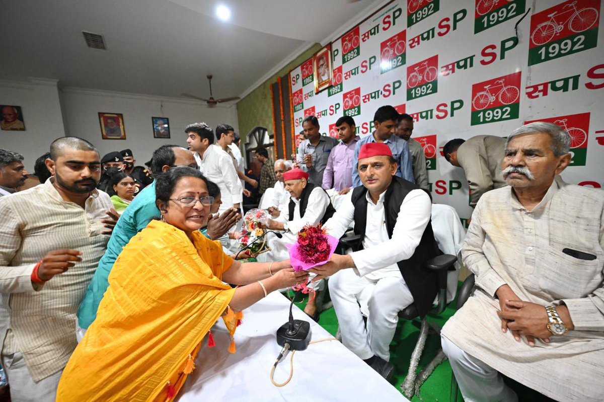 yadavakhilesh's tweet photo. आज का कार्यक्रम, मैनपुरी। https://t.co/O2ojwi5un9