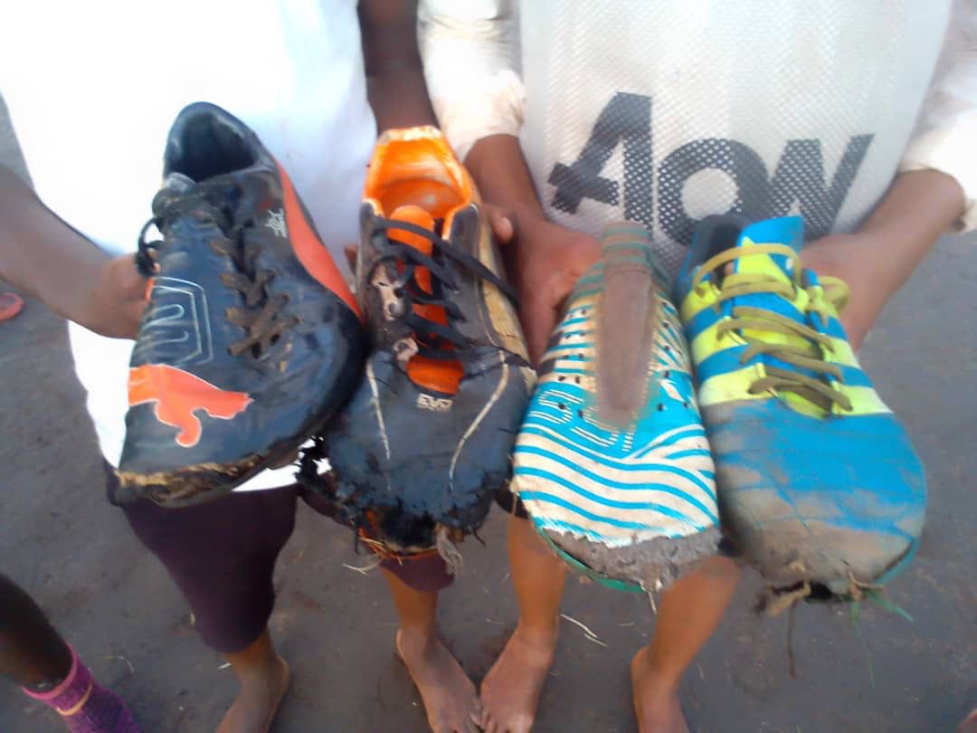 KitAid's tweet photo. A few more pictures showing why we quickly need to send 50 pairs of adult boots to the KitAid FC/FOMO FC players.

Please help by donating some boots if you can

#Football #Boots #Footballboots #NIKE #PUMA https://t.co/y1q6sQdOG7