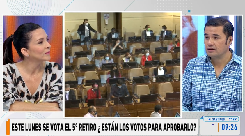 MuchoGustoMEGA's tweet photo. Este lunes se votan en general en la @Camara_cl el #5toRetiro y también el proyecto de retiro de fondos de pensiones presentado por el @GobiernodeChile.
¿Estarán los votos para aprobar alguno de ellos?
El análisis en profundidad AHORA en #MuchoGustoMega.
👉https://t.co/qRid36mfEO https://t.co/cWsrnUHmzn