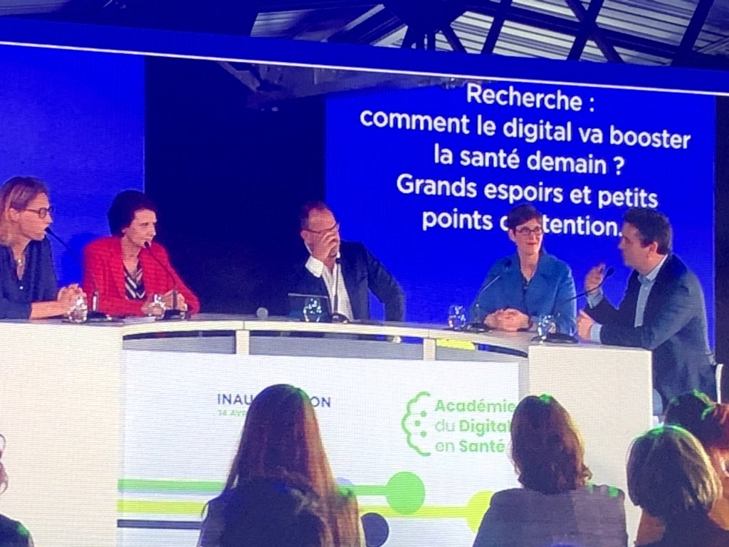 Le digital accompagne le #dépistage, les #diagnostics... Cela transforme tout ce qui est autour de la thérapie et cela aide aussi le #patient dans son quotidien. #Leem2022 #PFUE2022 @FranckLethimonnier <a href="/Inserm/">Inserm</a>