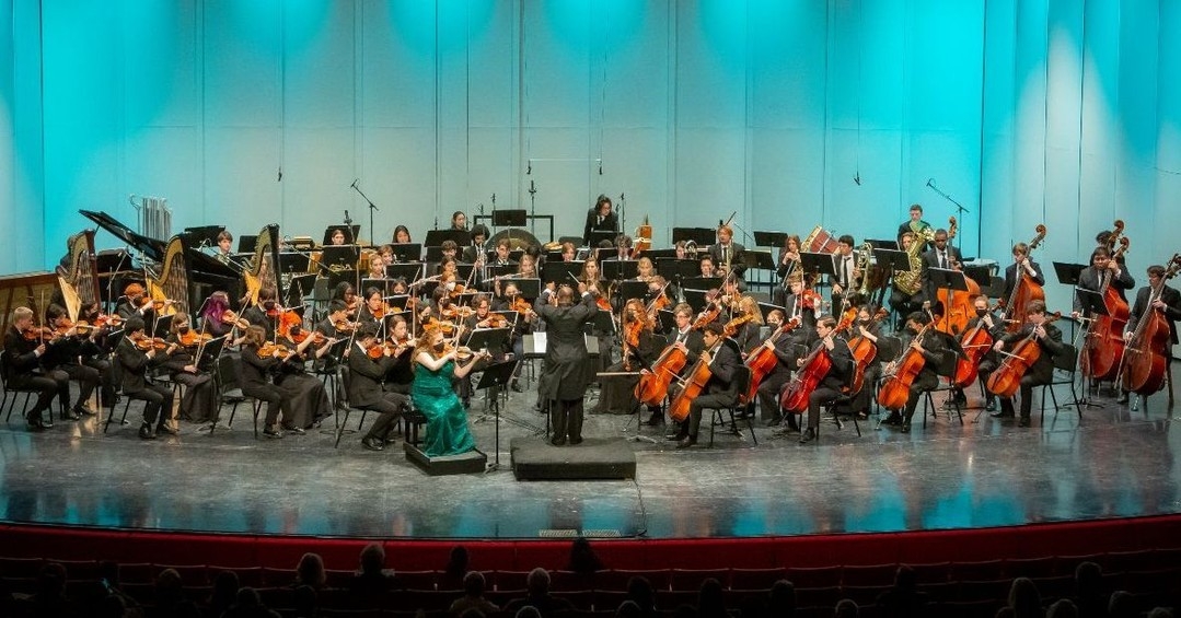 RBPviolinist's tweet photo. Scenes from Rachel's 4.9 performance of @billychilds: Violin Concerto No. 2 w/ @InterlochenArts Academy Orchestra & conductor Dr. Leslie B. Dunner. The work was co-commissioned by Interlochen Center for the Arts.
๐ธ: Chris Hintz - iSee Communications
#blackisclassical https://t.co/QhjzhA4b06