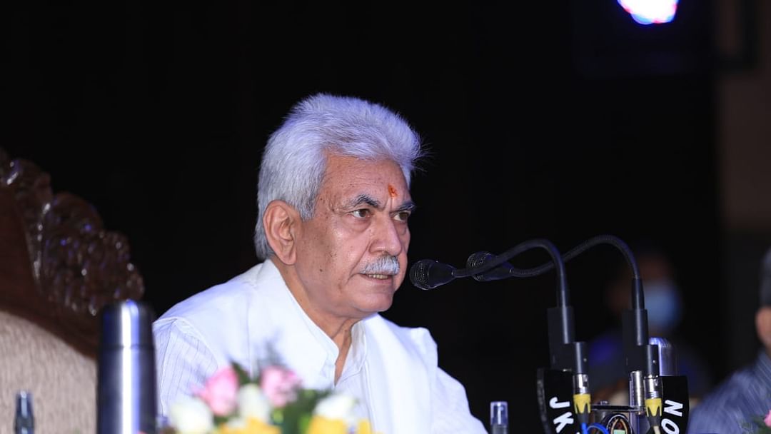 Saan_Ekashmir's tweet photo. LG Manoj Sinha has greeted the people on the eve of #Baisakhi, #MahavirJayanti and #AmbedkarJayanti. He also interacted with members of J&Kโs first women cycling club.
#ReligiousPeace
#womenempowerment
#NayaKashmir https://t.co/ghfhU0NMuO