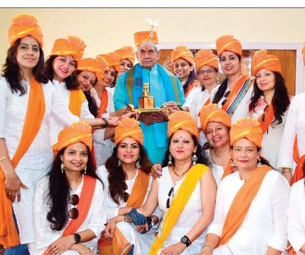 Saan_Ekashmir's tweet photo. LG Manoj Sinha has greeted the people on the eve of #Baisakhi, #MahavirJayanti and #AmbedkarJayanti. He also interacted with members of J&Kโs first women cycling club.
#ReligiousPeace
#womenempowerment
#NayaKashmir https://t.co/ghfhU0NMuO