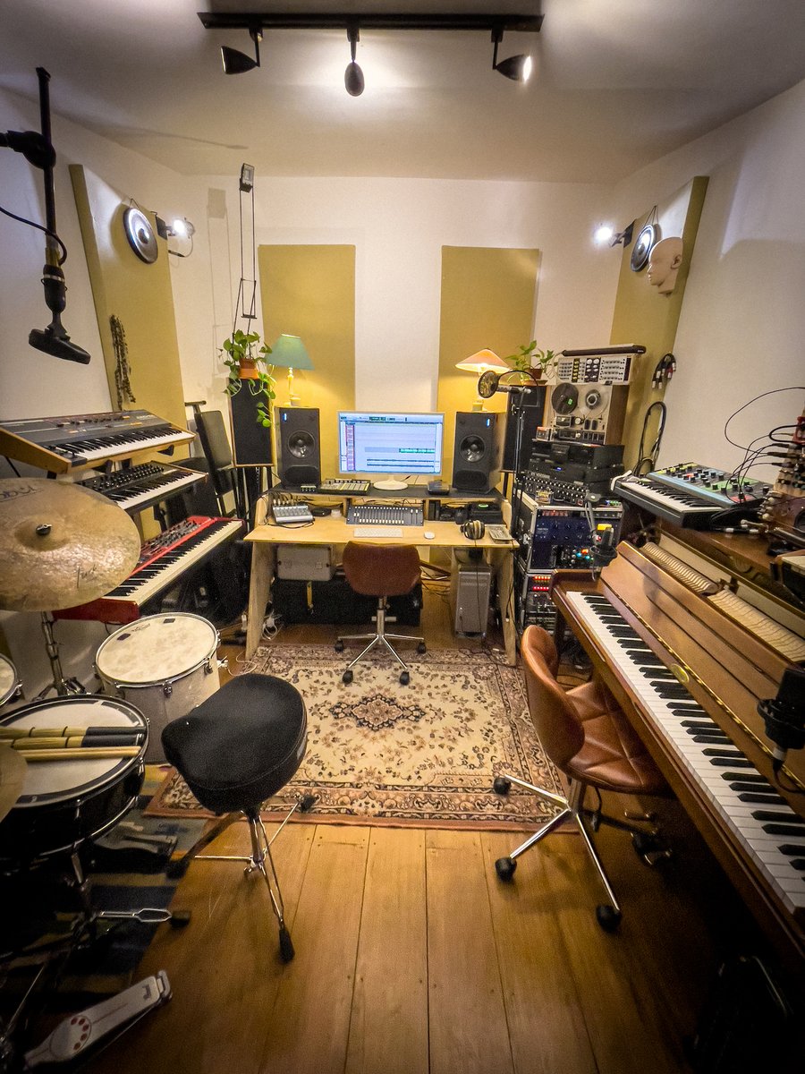 UpcycledSounds's tweet photo. We've moved again & are stoked to now be settled at Pony Studios in Hackney. We're taking bookings in our production room & in a shared spacious recording studio - get in touch with projects big & small. 🙂
#ponystudios #londonstudio #recordingstudio #hackneystudio #producer https://t.co/IdEGCGFUjL