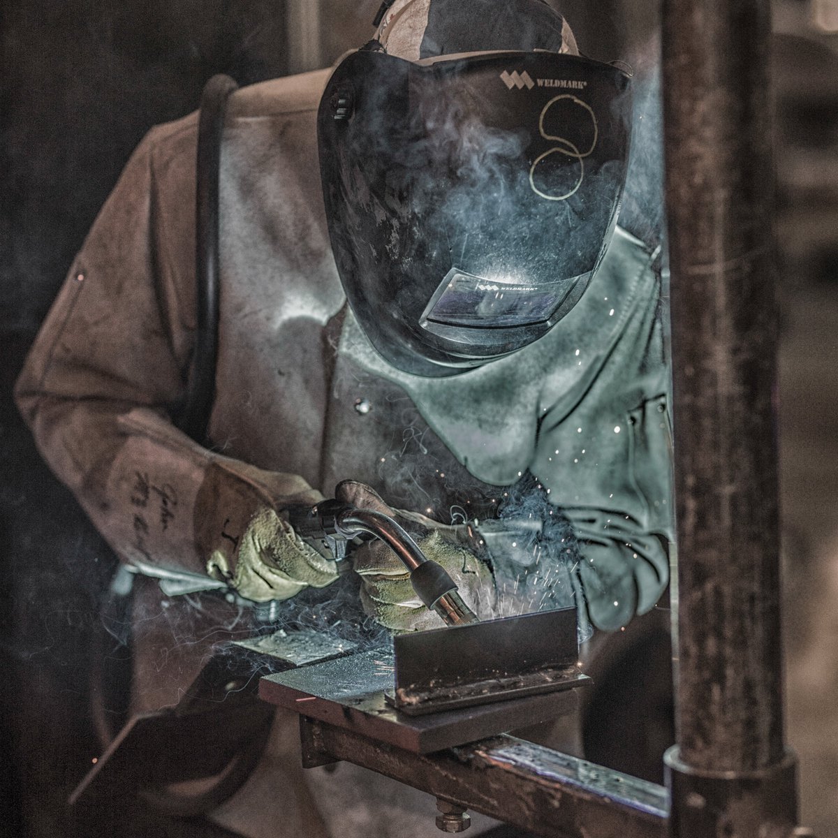 Since tradespeople are the backbone of Canada, we think National Skilled Trades Day should be every day.
#nationalskilledtradesday #nationaltradesday #welding #welder #welders #fabrication #weld #weldernation #metalwork #weldlife #metalworking #welders #tradespeople #construction