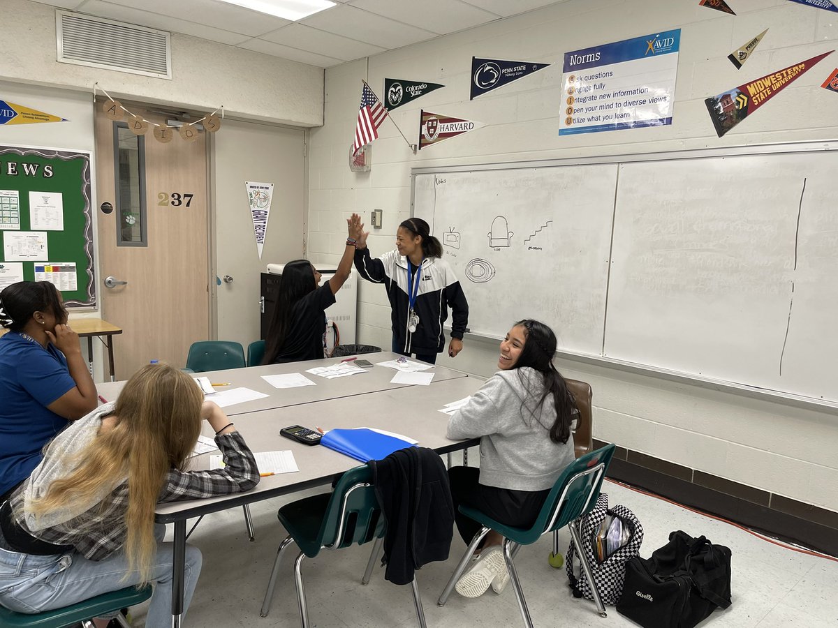Created CSGs today to help review for a Spanish test! Students created pictures to learn vocabulary within their groups! Love it when they come up with ideas to help them and take ownership of their learning! <a href="/AVID4College/">AVID</a> @Brenhamjhs <a href="/BrenhamISD/">Brenham ISD</a> <a href="/FalonJohnson2/">Falon Johnson</a>