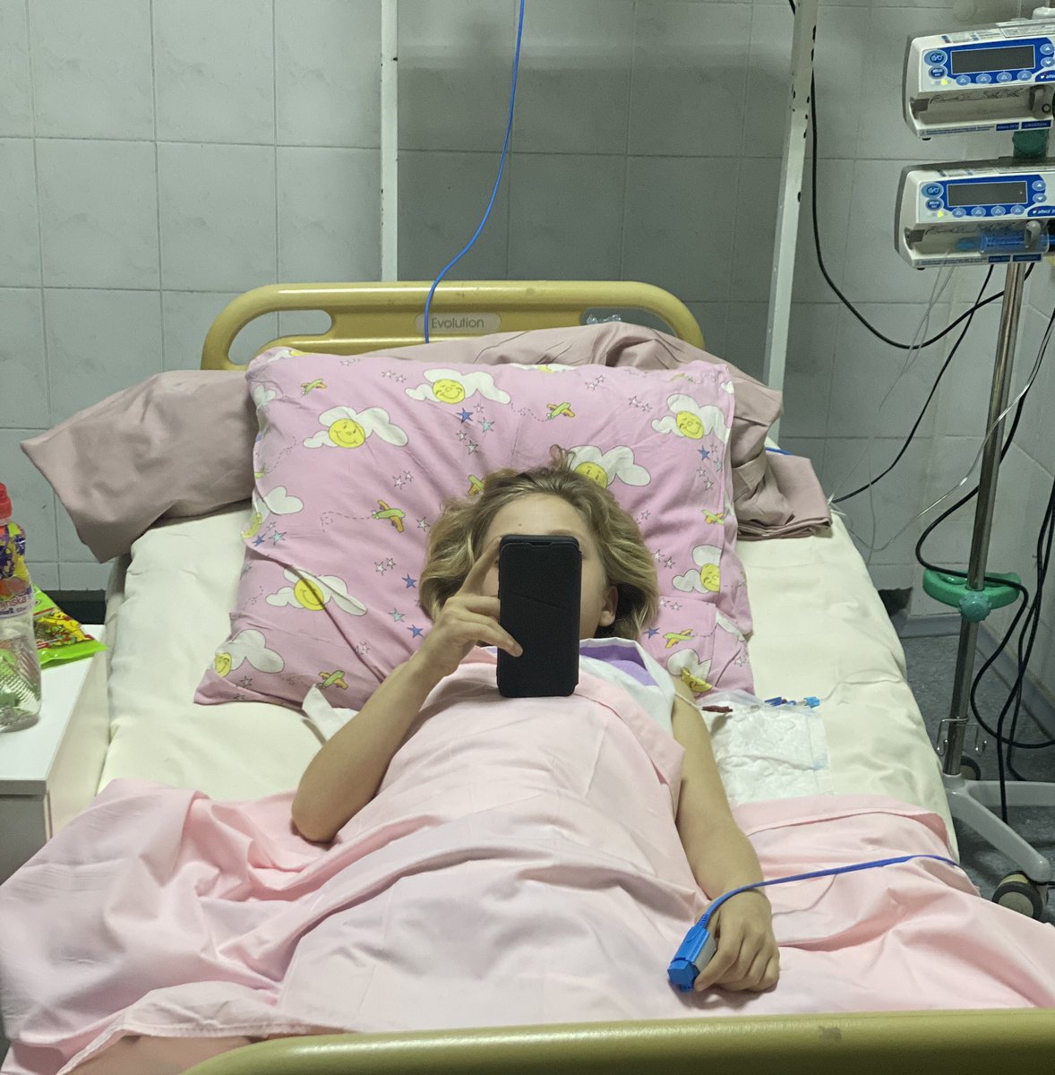 Yana is ten. She’s one of four children I have just met in a Ukrainian hospital. 
A week ago she was in Kramatorsk train station trying to escape the war when it was hit by missiles.
She has lost both her legs. And her mother.
(At the request of docs we aren’t showing her face)