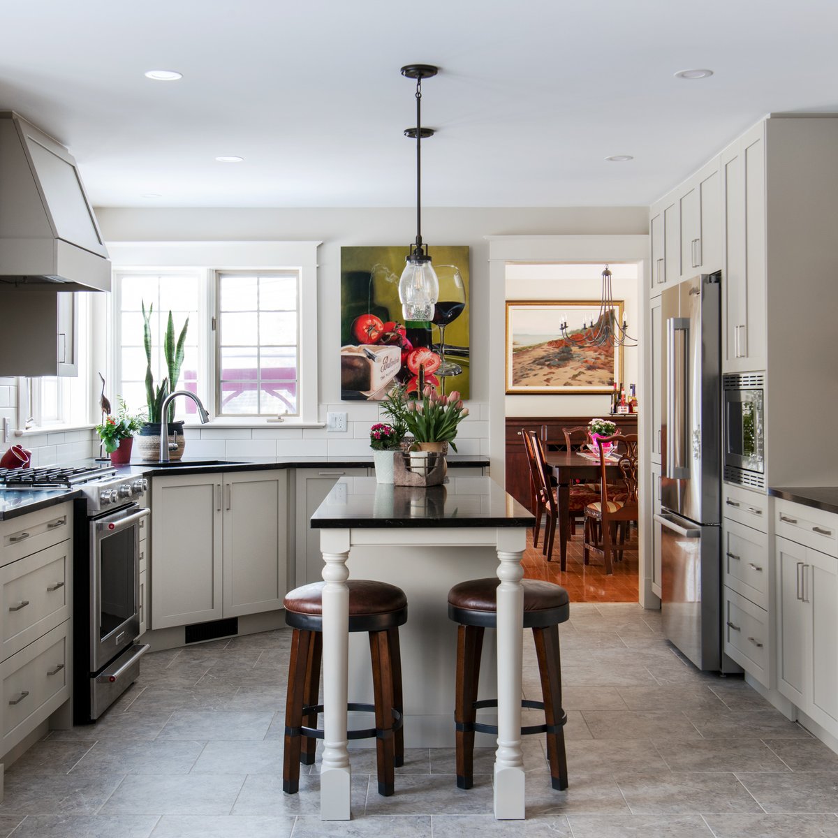 lagoishomes's tweet photo. Happy Easter! As promised, here is the beautiful kitchen renovation we performed in Manotick. Spring has sprung here with its beautiful colours and warmth!
#LoveWhereYouLive #OttawaRenovators #Renovations #Lagois #LagoisDesignBuildRenovate #Craftsmen #Manotick #KitchenRenos https://t.co/aJoG4862XF