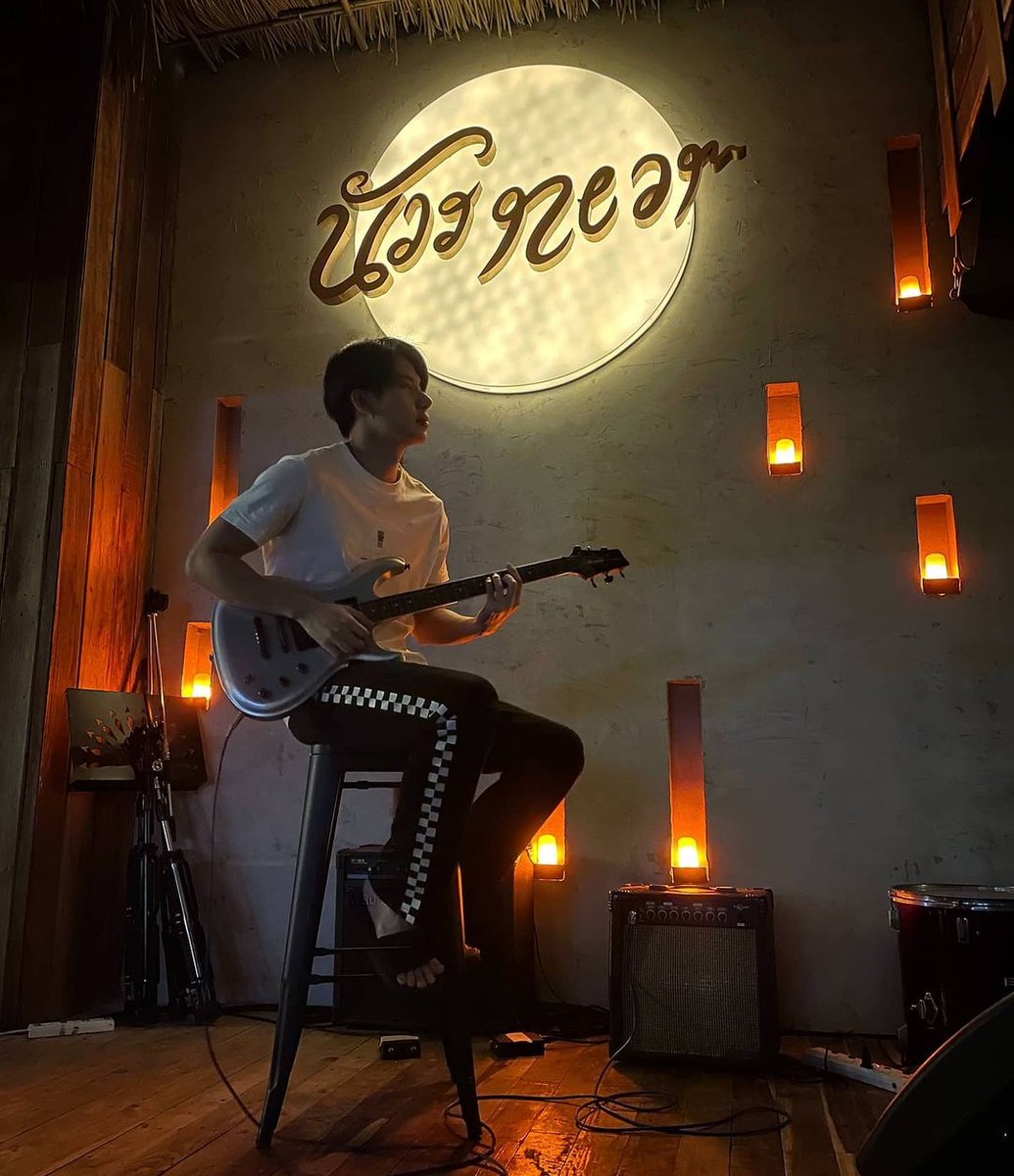 bambam ve annesi doğum günlerini max'in mekanında kutlamış ..