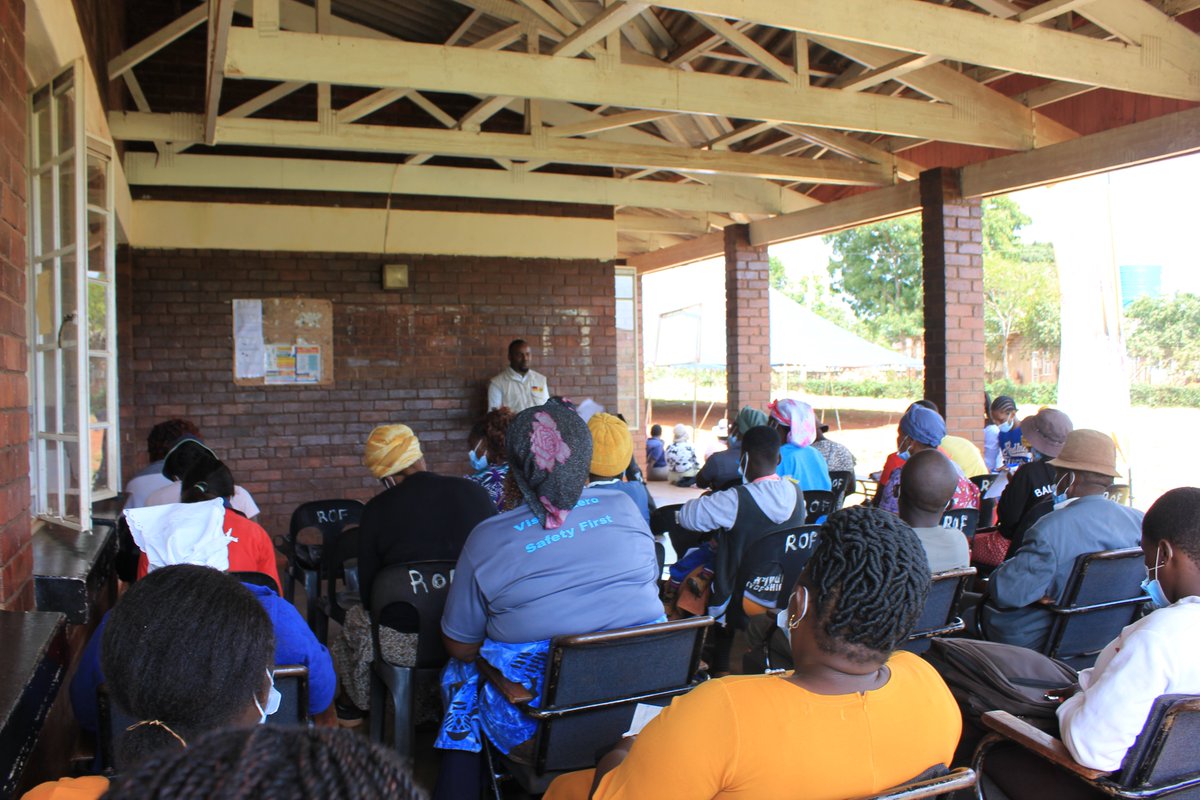helplinezim's tweet photo. Financial Literacy training for Group B in Hattcliffe for project participants. #RecoverBetterTogether #LNOB
@unwomenzw @MPTFOffice @UNDPZimbabwe @iloharare @OxfaminZim https://t.co/mpXIga4COb