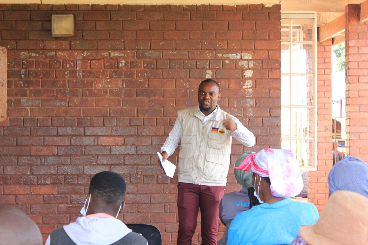 helplinezim's tweet photo. Financial Literacy training for Group B in Hattcliffe for project participants. #RecoverBetterTogether #LNOB
@unwomenzw @MPTFOffice @UNDPZimbabwe @iloharare @OxfaminZim https://t.co/mpXIga4COb