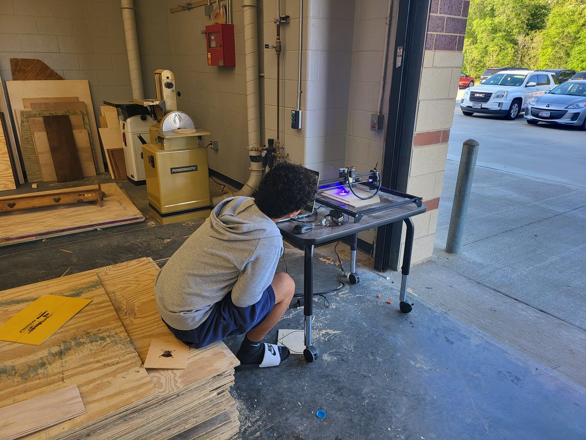 algaze_josh's tweet photo. Grand Oaks students making cool things in Construction Trades class. https://t.co/KU1KYa89Ne
