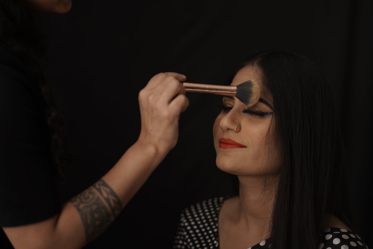 Gosh51's tweet photo. Gosh5 by Sneha is a makeup salon located in Bhopal. Weddings in India are celebrated with full zeal and commotion and it becomes important for the bride and the groom to deck up well and sober.
#BeautyBox #parlour #makeupyourmind #makeup https://t.co/xZKmXDepDY