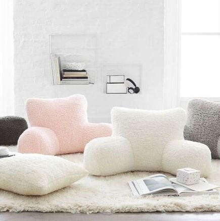 TheCozyCo's tweet photo. ITS SO FLUFFY... ! These are our NEW BED REST PILLOWS!! Perfect for a cozy refresh! You can find them using the link below!
-
-
-
-

#SCHS #GoRedHawks #TheCozyCo #CozyCo #Sofluffy #socute https://t.co/5l2SBObDQ9